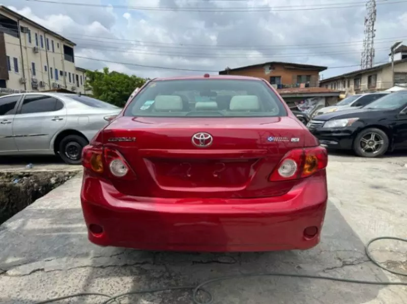 Toyota Corolla   - 2009