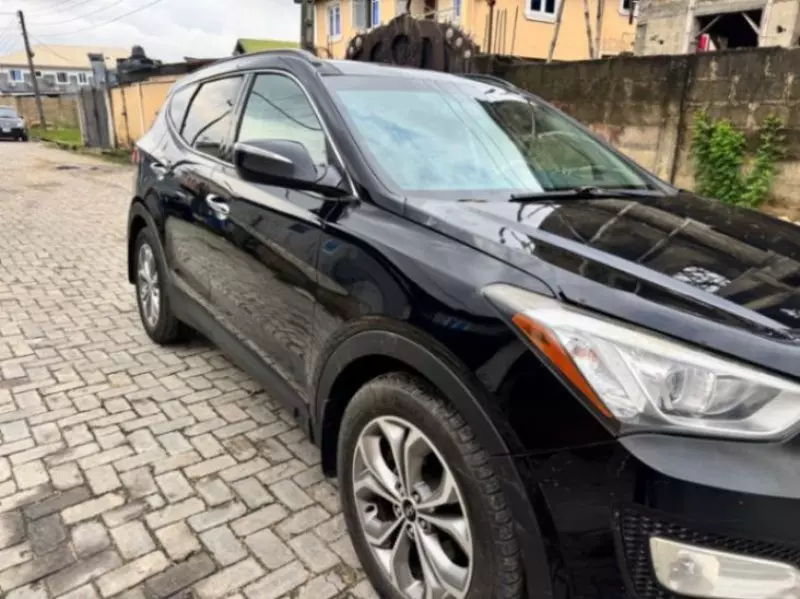 Hyundai Santa Fe   - 2014