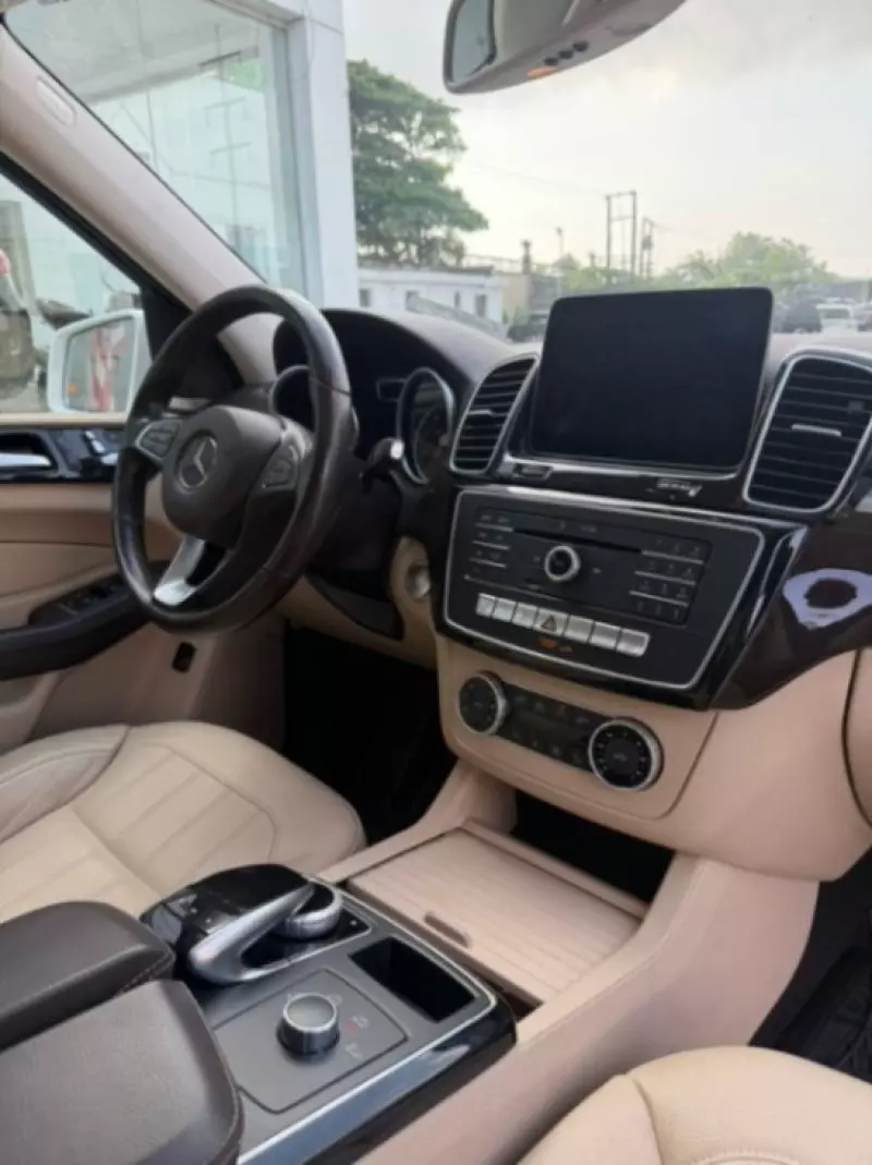 Mercedes-Benz GLE 350   - 2016