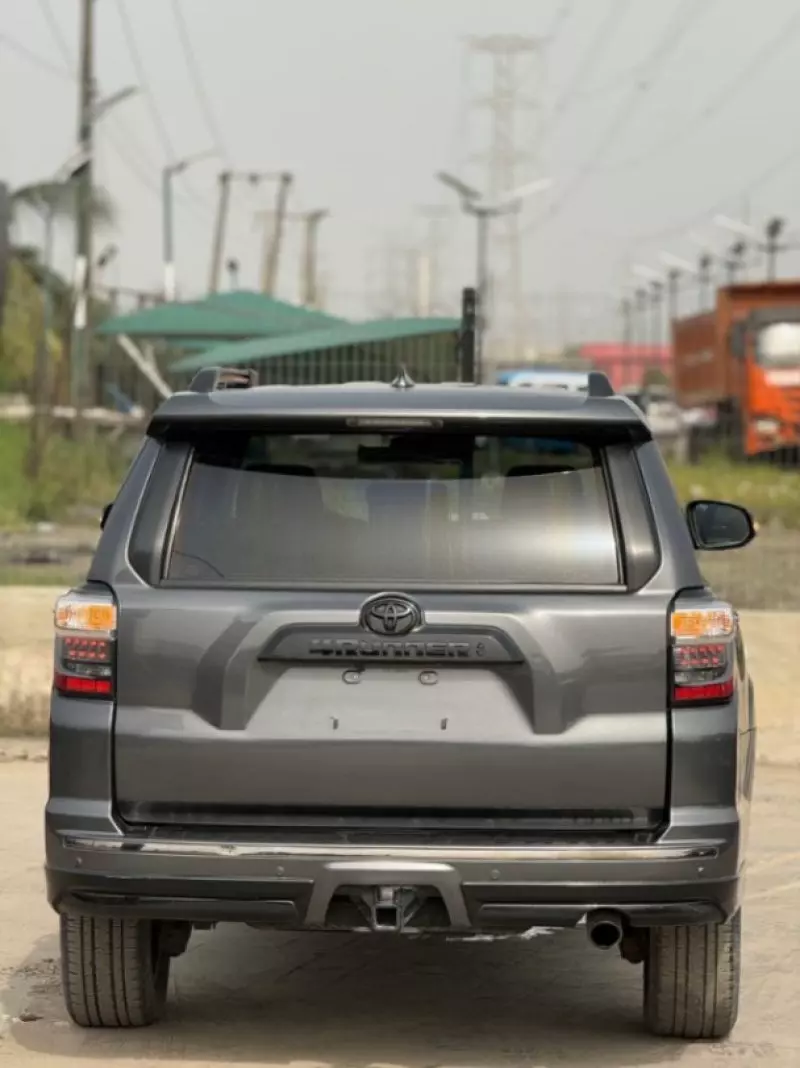 Toyota 4Runner   - 2020