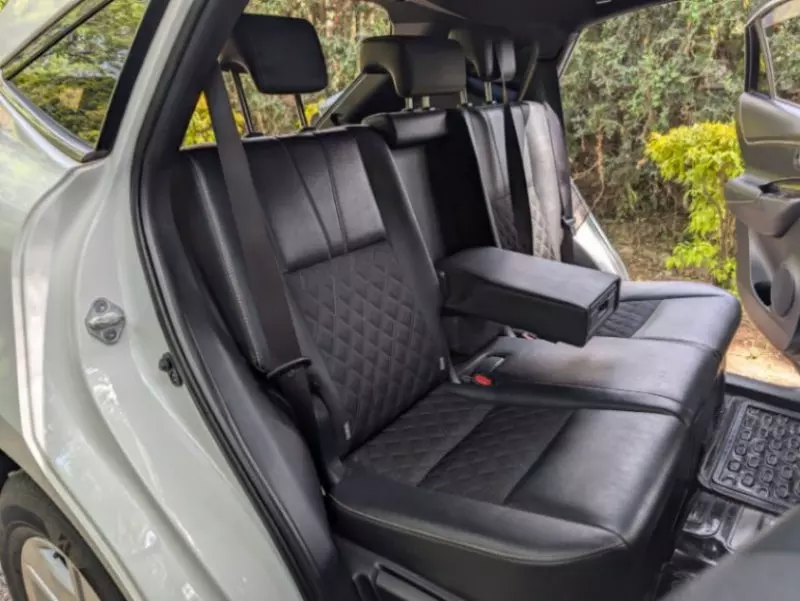 Toyota Harrier   - 2016