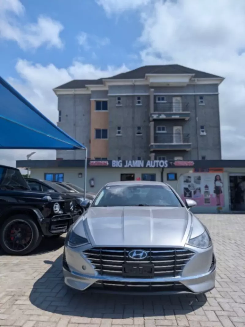 Hyundai Sonata   - 2021