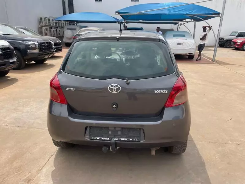 Toyota Yaris   - 2012
