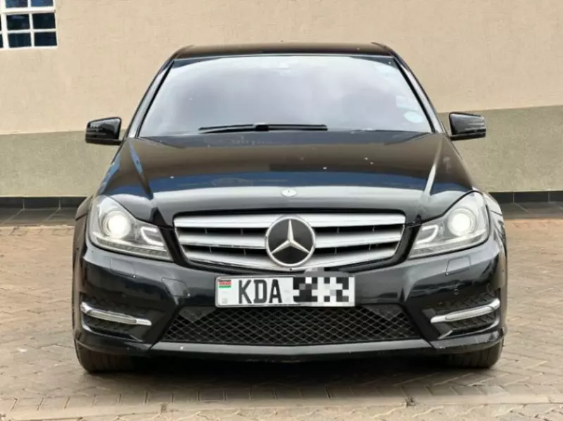 Mercedes-Benz C 200   - 2013