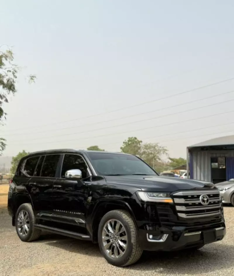 Toyota Land Cruiser   - 2024