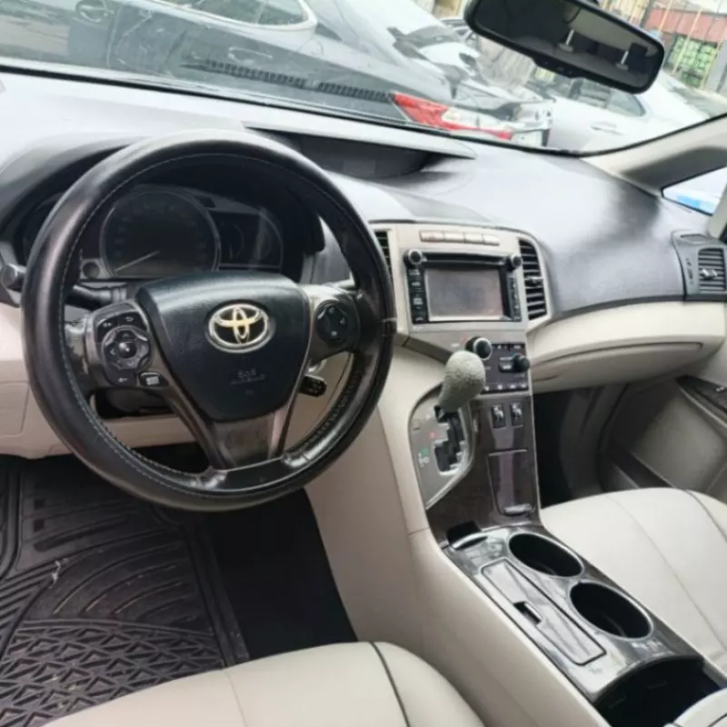 Toyota Venza   - 2013