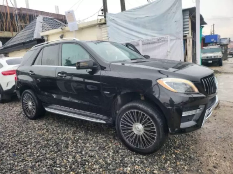 Mercedes-Benz ML 550   - 2012