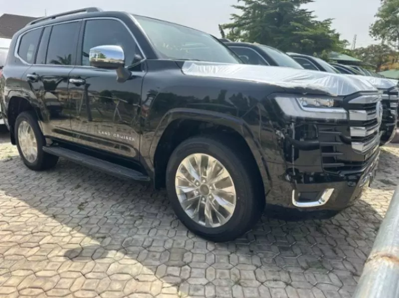 Toyota Land Cruiser   - 2025