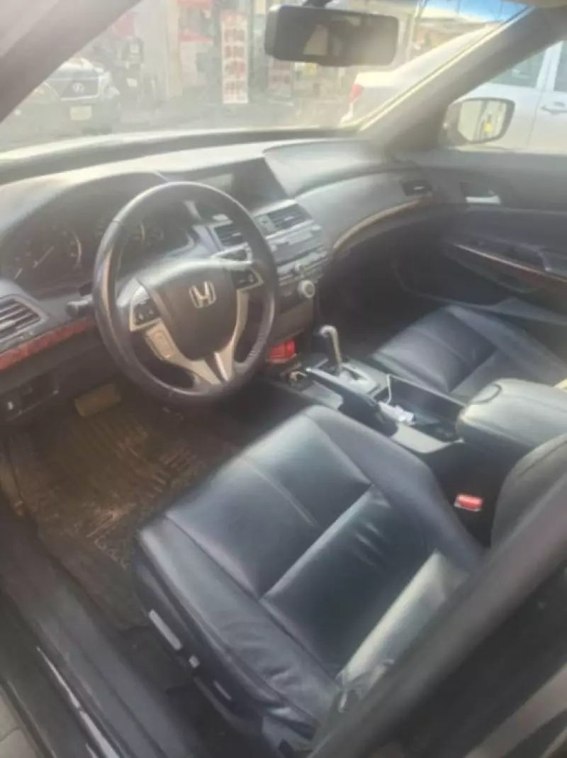 Honda Crosstour   - 2012