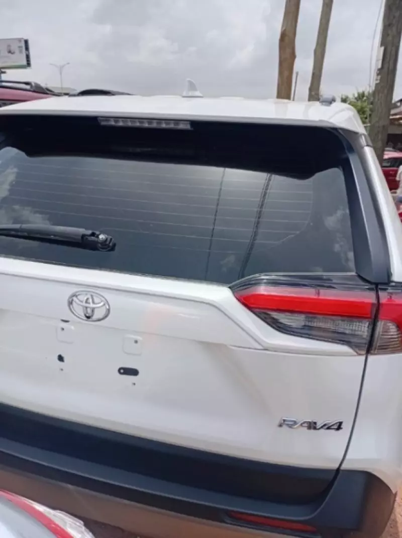 Toyota RAV 4   - 2023