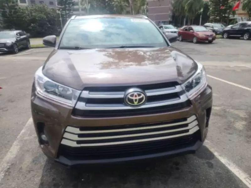 Toyota Highlander   - 2019