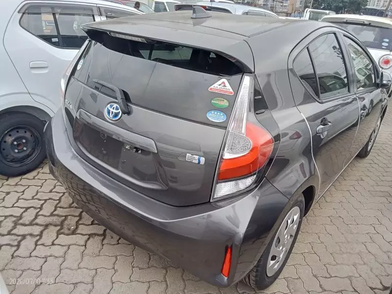 TOYOTA Aqua Hybrid   - 2018