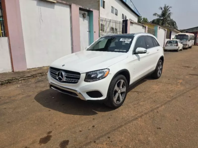 Mercedes-Benz GLC 300   - 2016