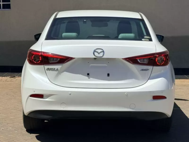 Mazda Axela    - 2018
