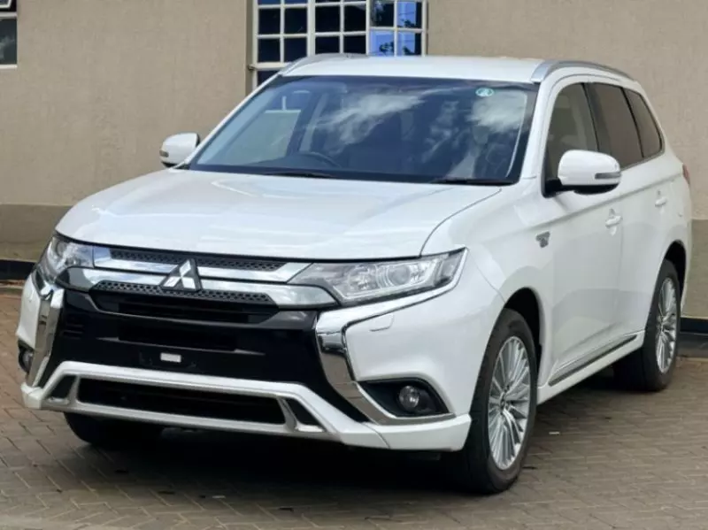 Mitsubishi Outlander hybrid    - 2018