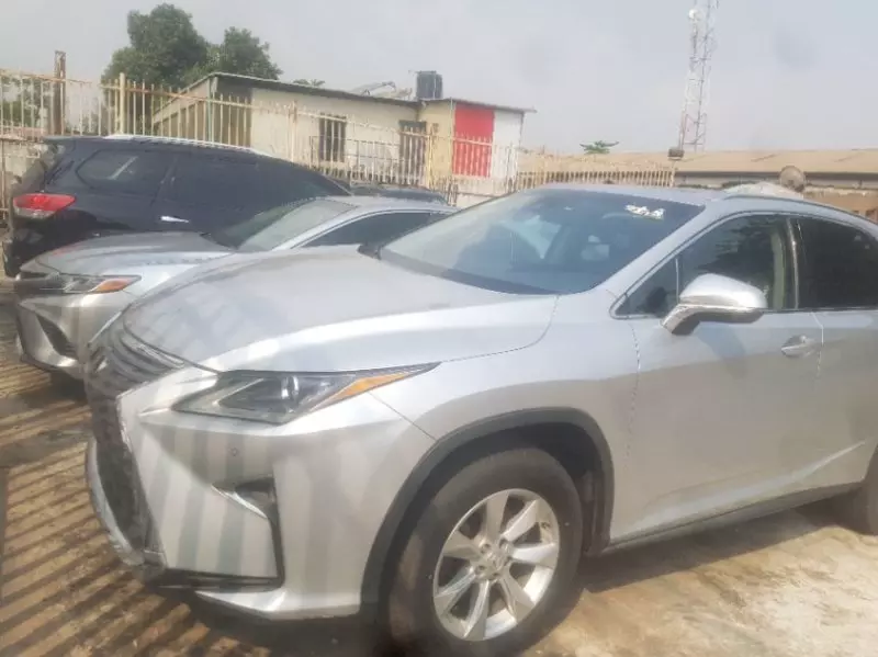 Lexus RX   - 2017