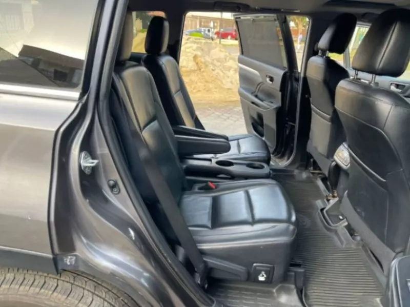 Toyota Highlander   - 2019