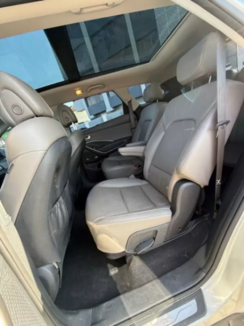 Hyundai Santa Fe   - 2015