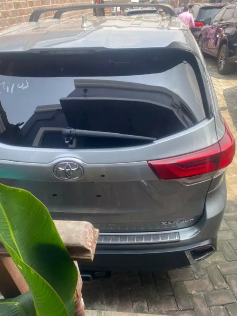 Toyota Highlander   - 2017