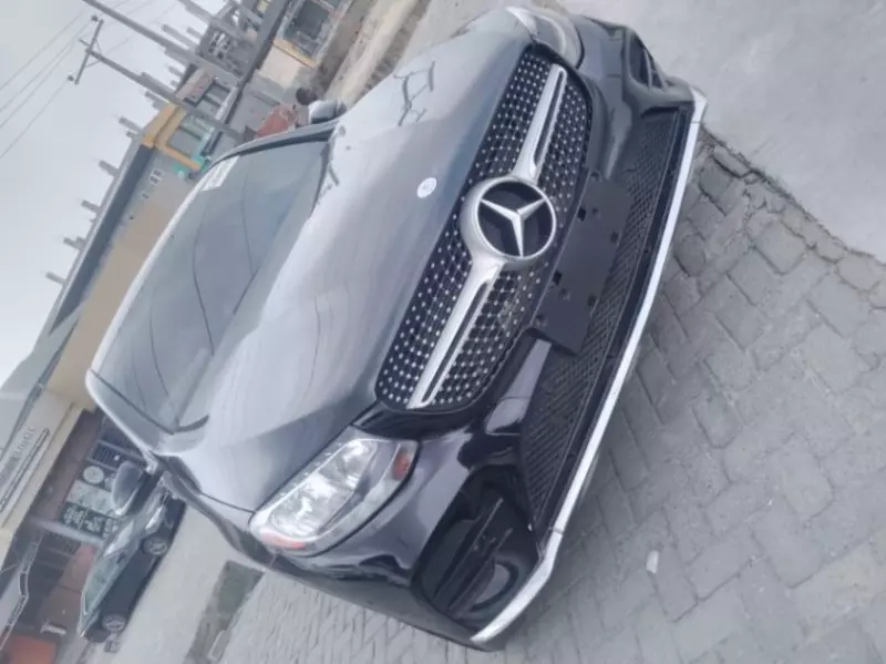 Mercedes-Benz GLC 300   - 2017