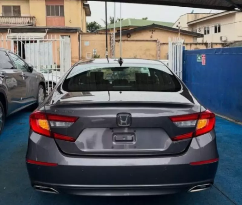 Honda Accord   - 2018