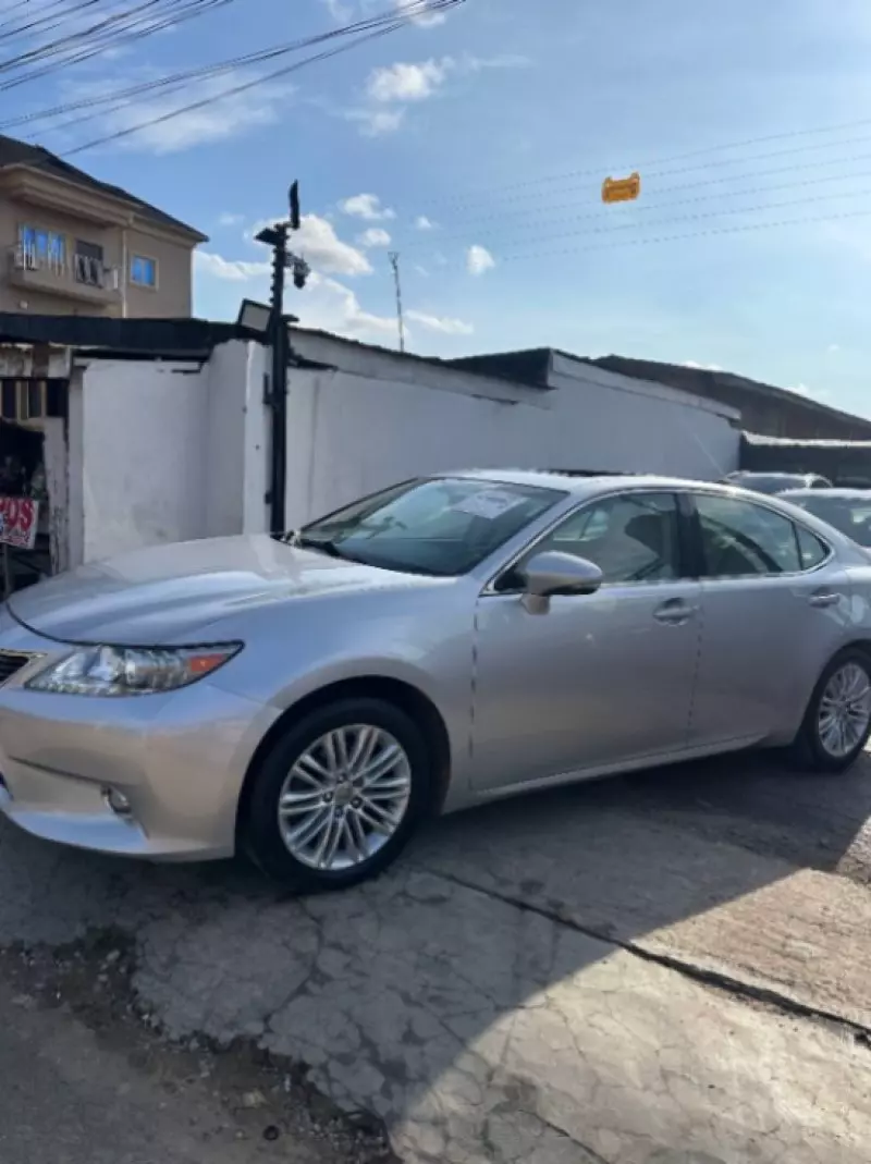 Lexus ES - 2014