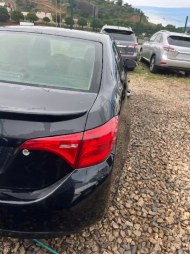 TOYOTA Corolla - 2015