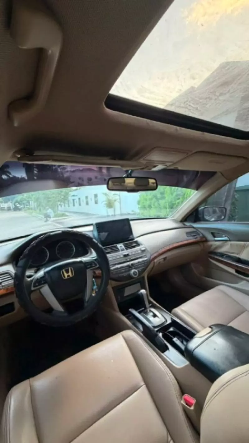 Honda Accord - 2009