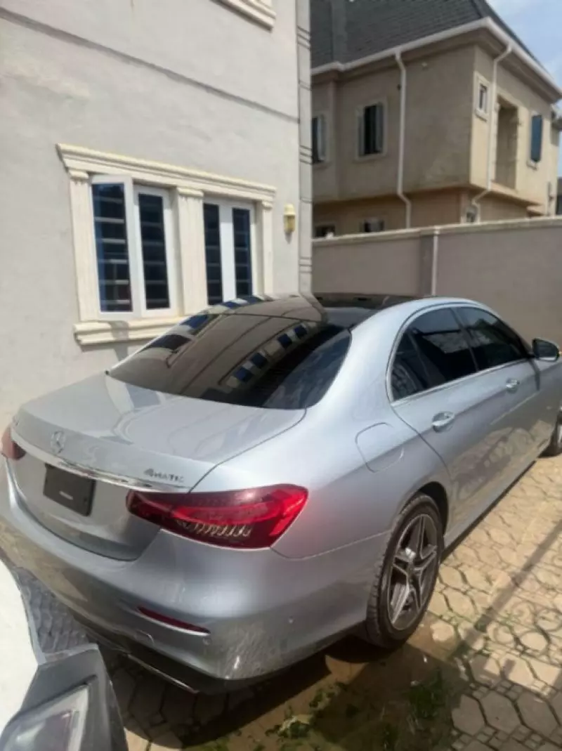 Mercedes-Benz E350   - 2021
