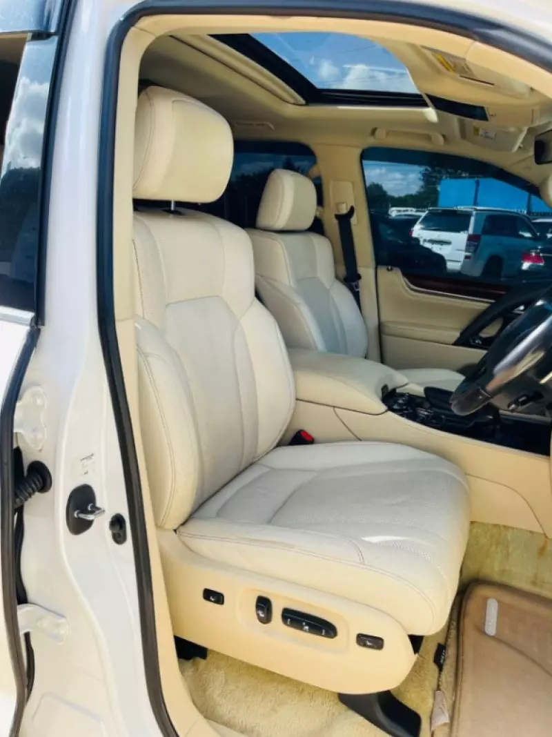 Lexus LX 570   - 2015