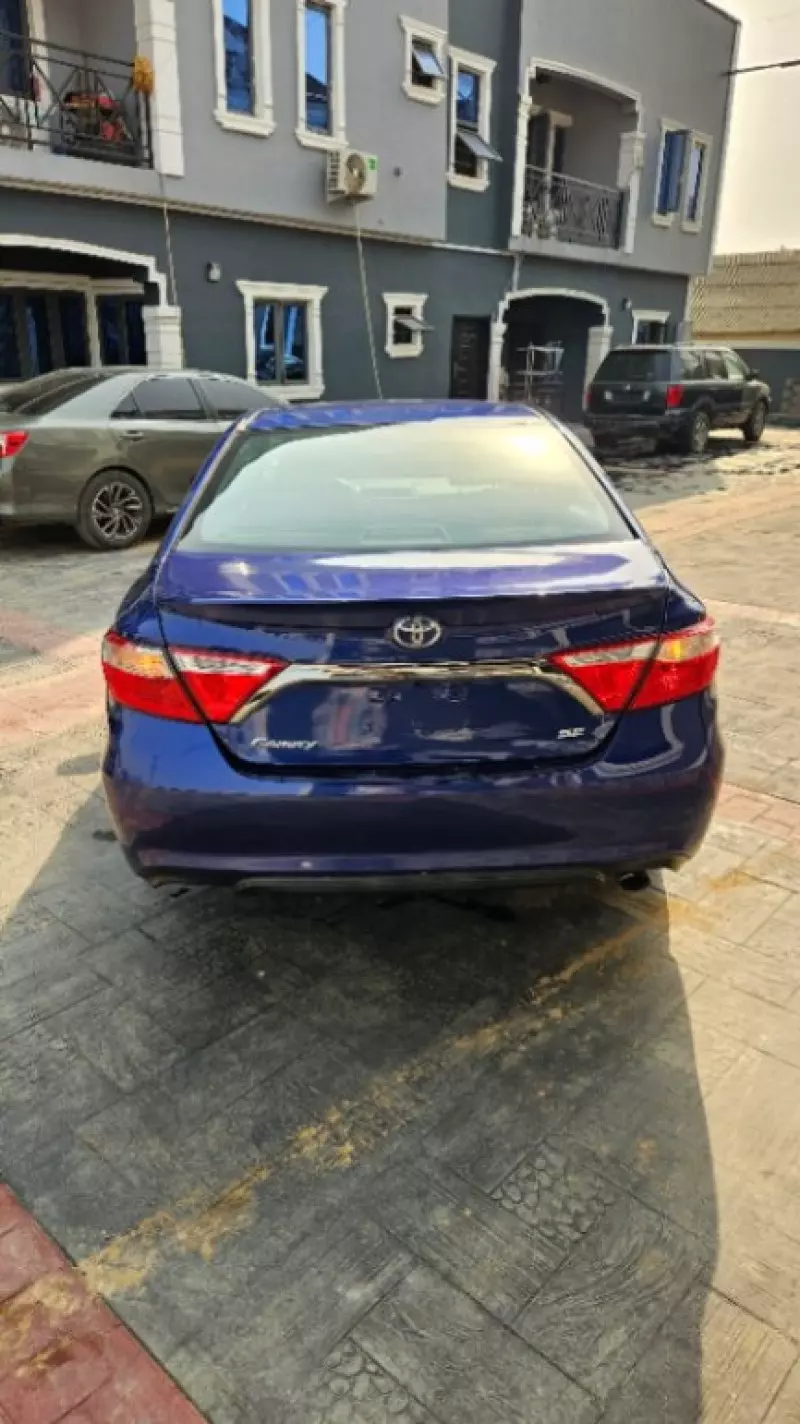 Toyota Camry   - 2015