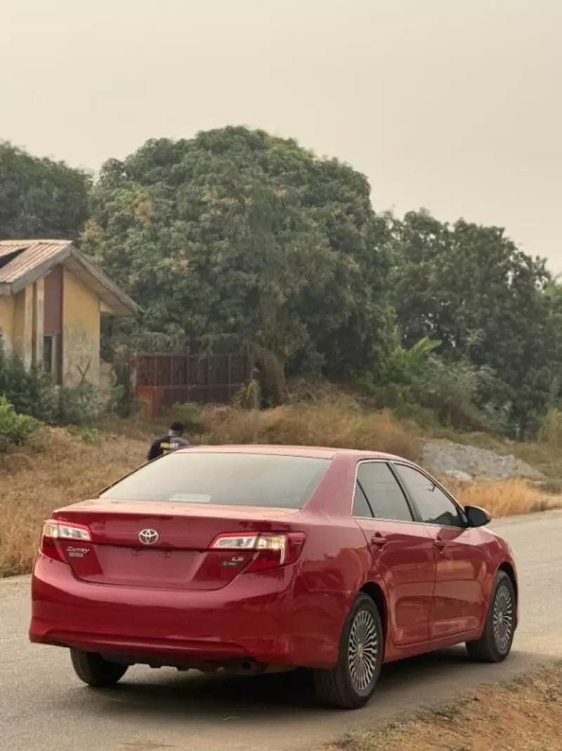 Toyota Camry   - 2012