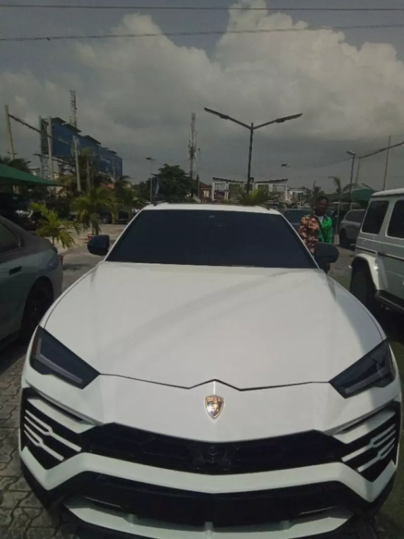 Lamborghini Urus   - 2019