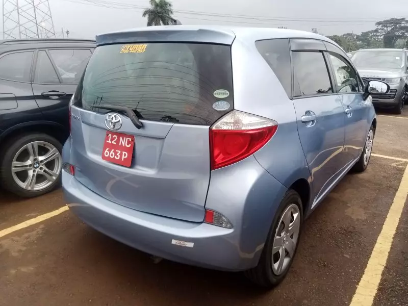 Toyota Ractis   - 2012