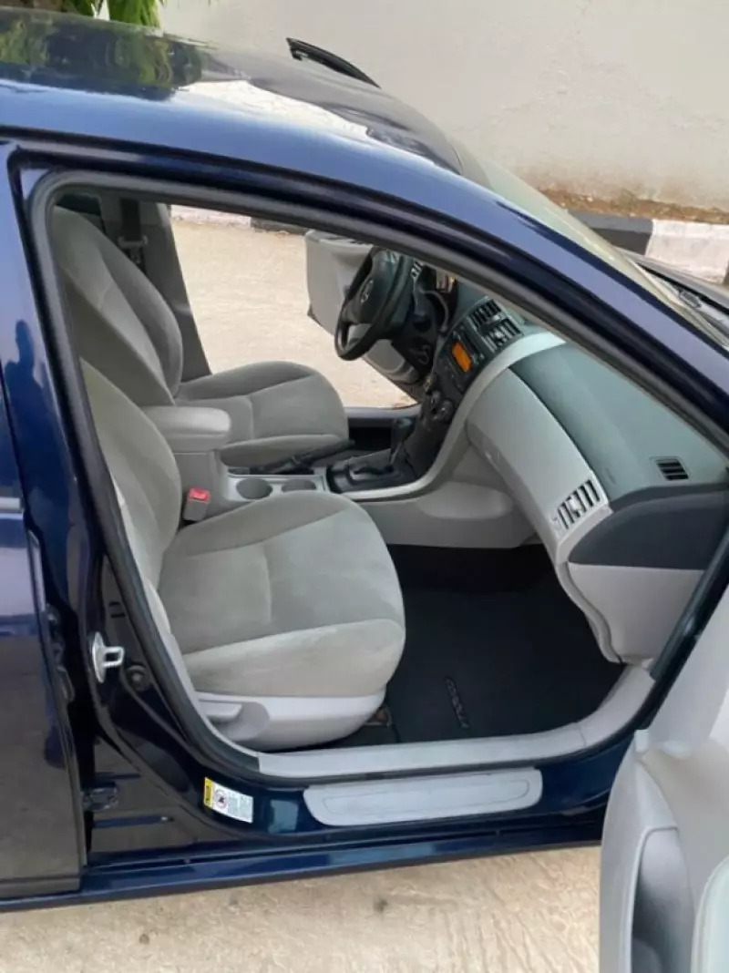 Toyota Corolla   - 2012