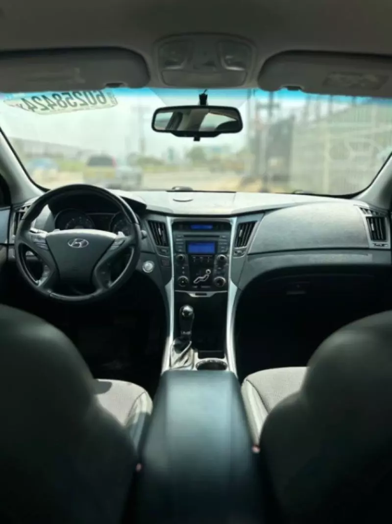 Hyundai Sonata   - 2013