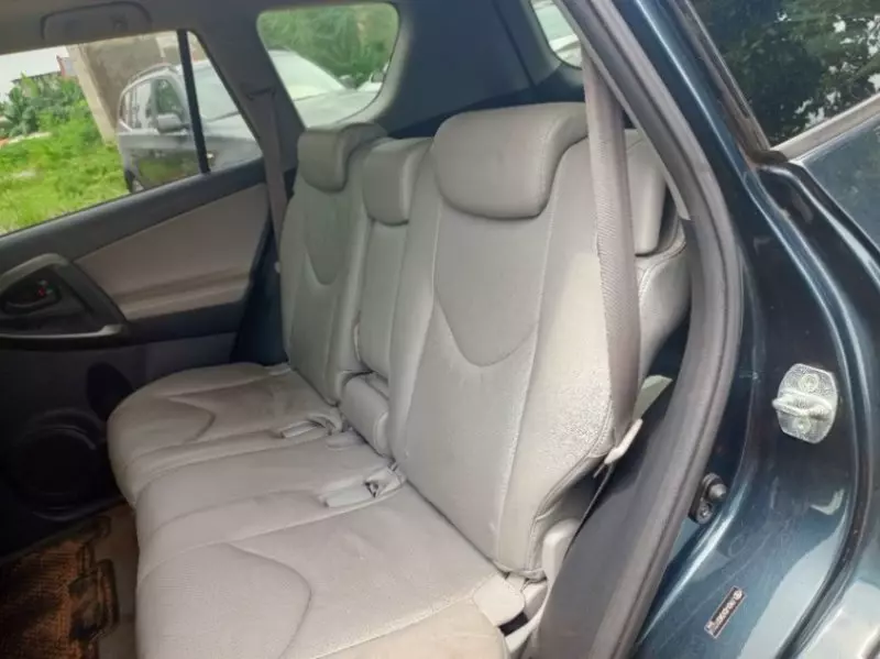 TOYOTA Rav4   - 2010