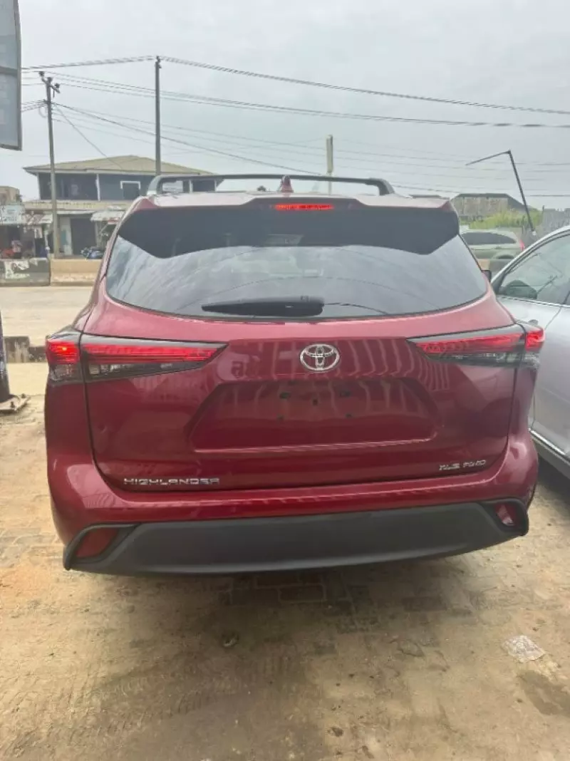 TOYOTA Highlander   - 2020