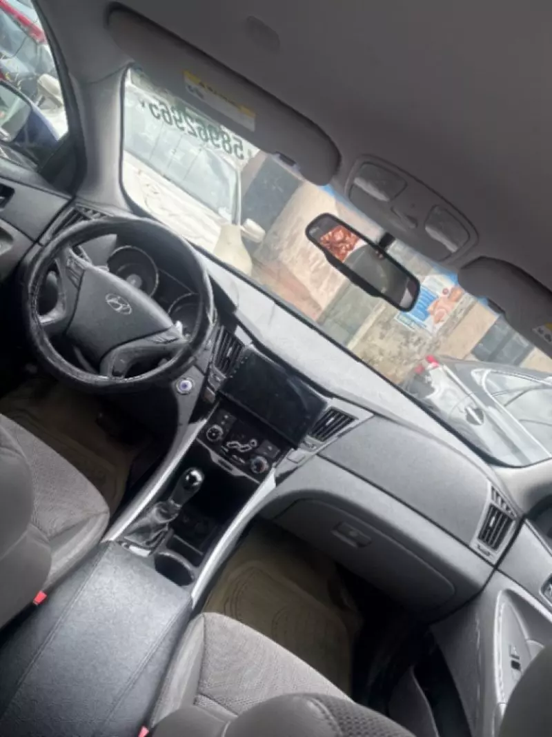 Hyundai Sonata   - 2013