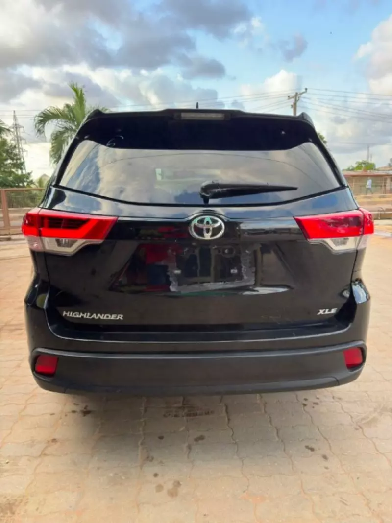 TOYOTA Highlander   - 2016