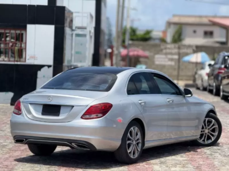 Mercedes-Benz C 300   - 2015