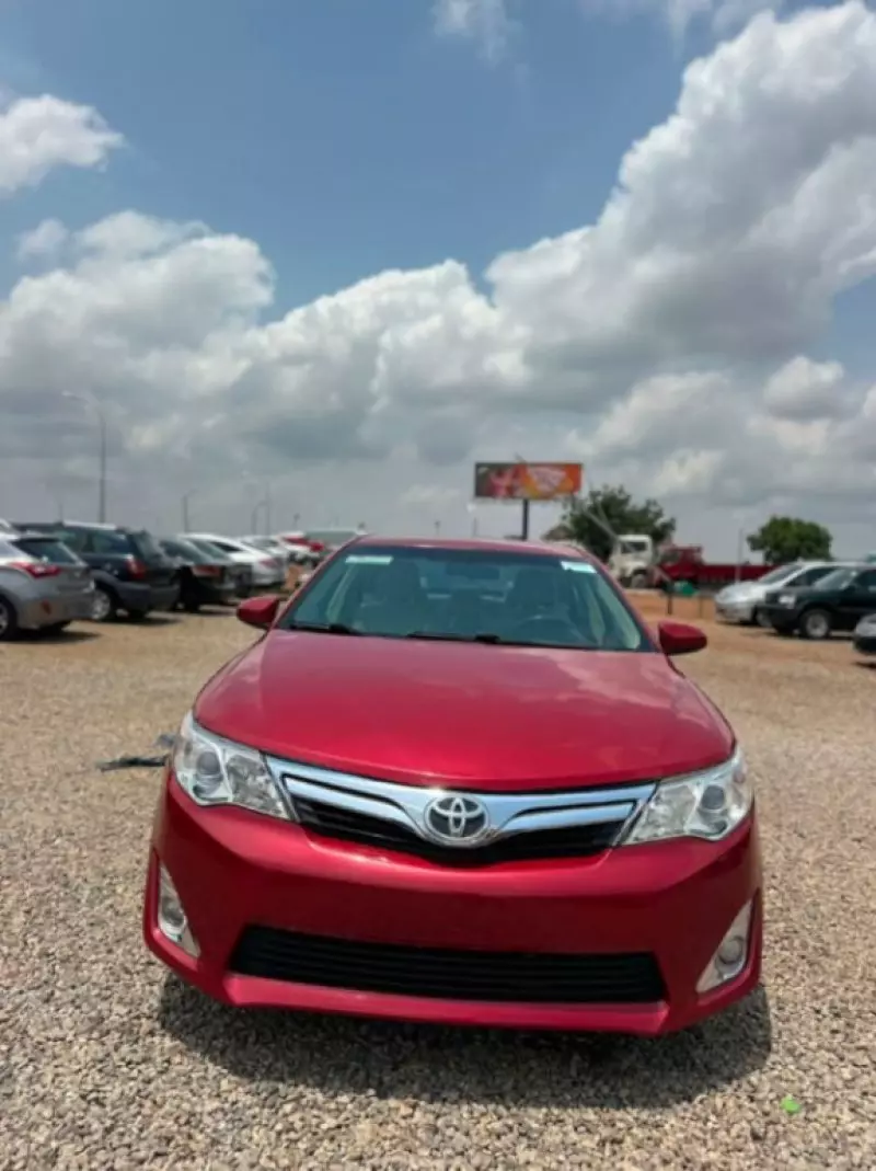 TOYOTA Camry   - 2012