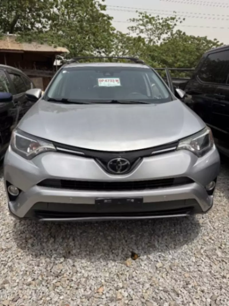 Toyota RAV 4   - 2018