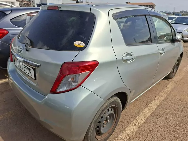 Toyota Vitz   - 2012