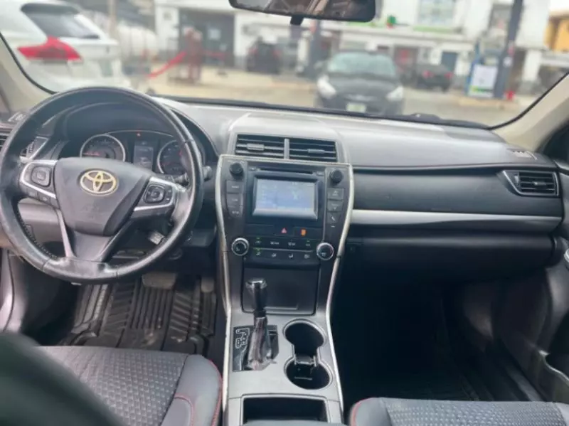 Toyota Camry - 2015