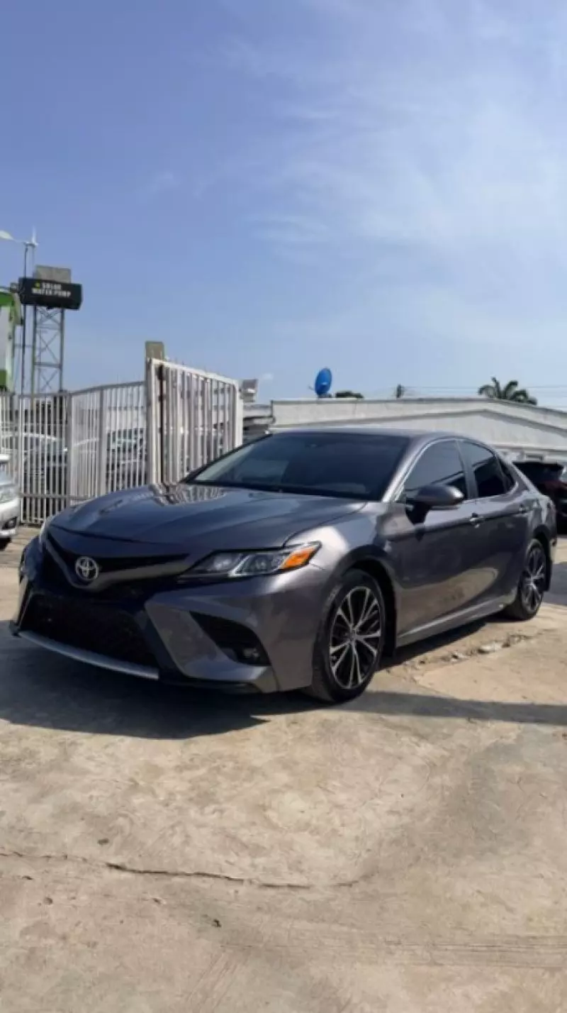 TOYOTA Camry   - 2019
