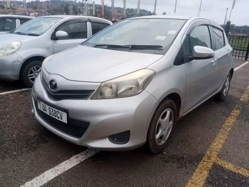 Toyota Vitz   - 2011