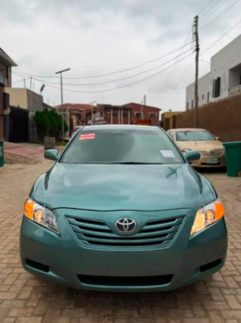TOYOTA Camry - 2009