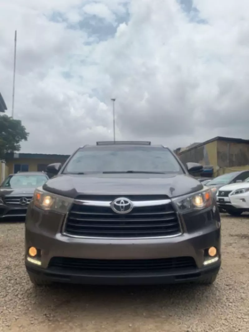 Toyota Highlander   - 2015