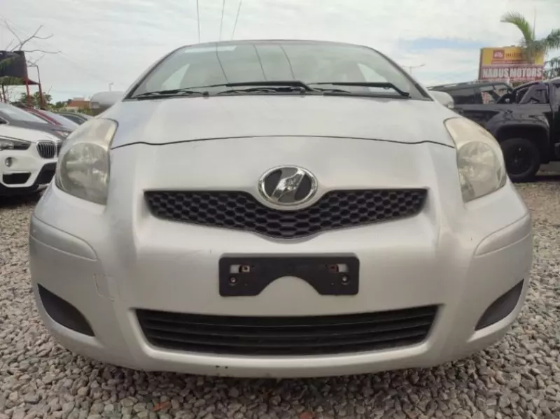 Toyota Vitz   - 2010